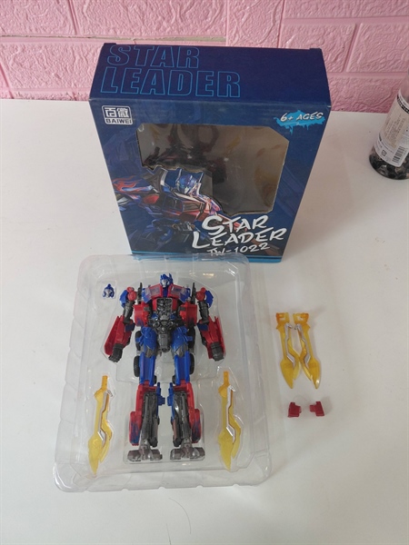 (2ND) TRANSFORMER BAIWEI TW-1022 OPTIMUS PRIME