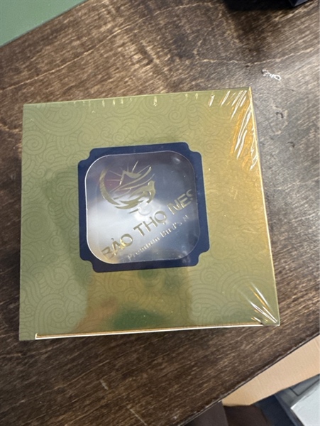 Yến Chén Vàng
