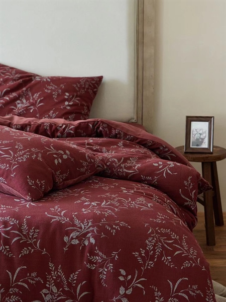Bộ ga đỏ Bordeaux hoa nhí | Cotton gấm dệt