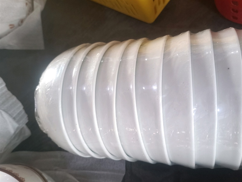 Chén trắng thường