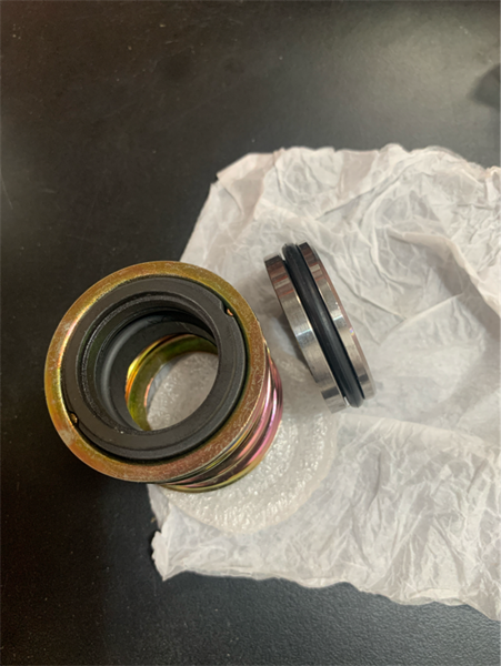 Phớt Hyundai Universe đời cao