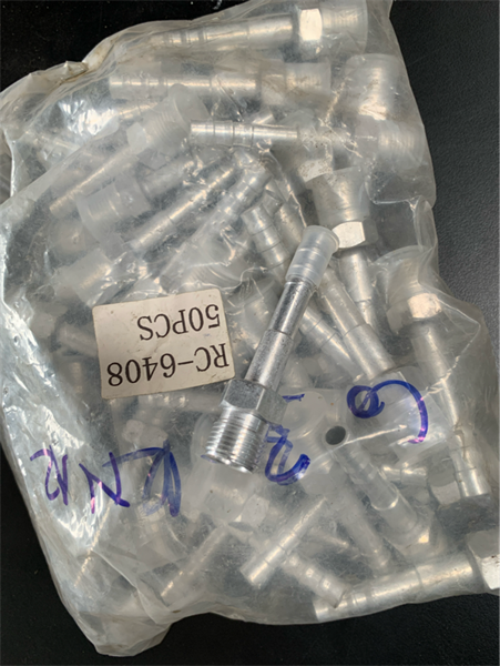 Co 3 Thẳng ren ngoài R12