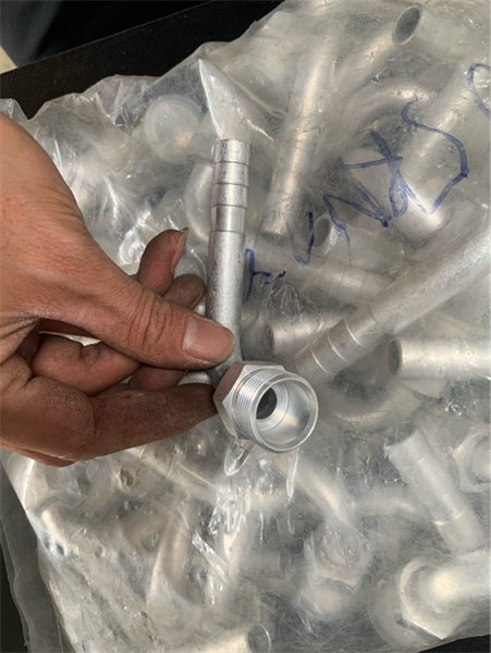 Co 5 cong ren ngoài R134
