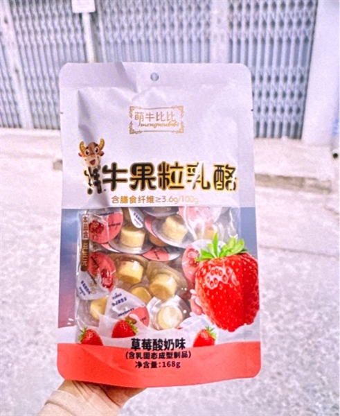 Kẹo phô mai sữa bò Yak 168g ( Dâu )