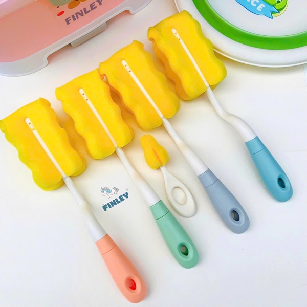 Set 2 cọ bình sữa và núm ty xoay 360 độ Finley