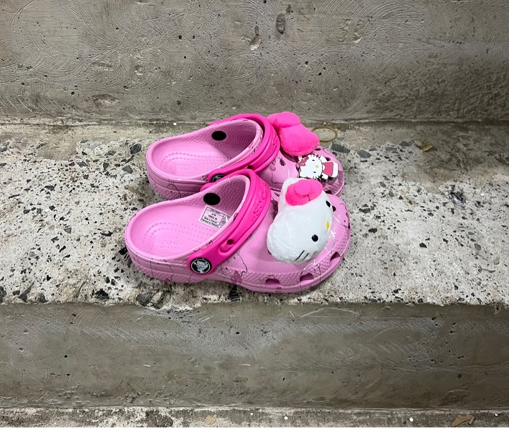HLK3 - Dép Crocs Hello Kitty Red Classic clog