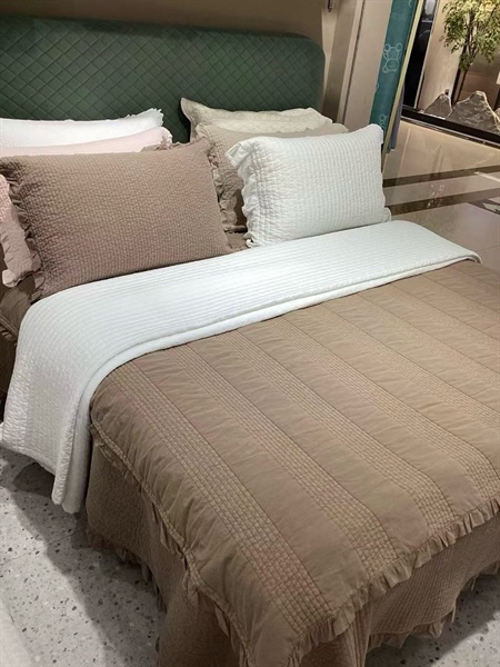 Bộ ga chần "Vân Yên" | Cotton 100% tự nhiên - Vỏ chăn 200x230 cm - Chần sọc nhỏ viền bèo - JF12.NAU