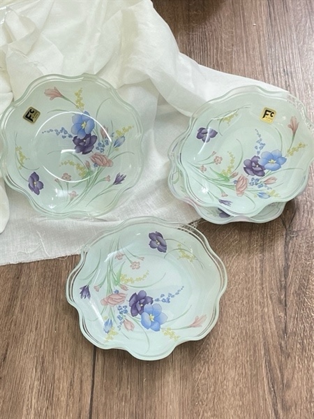 Đĩa hoa xanh thuỷ tinh size 15x2.5cm