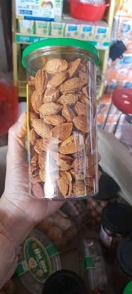 Hạt hạnh nhân Phương Huyền
