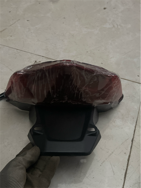 Đèn sau 133 đèn nhọn