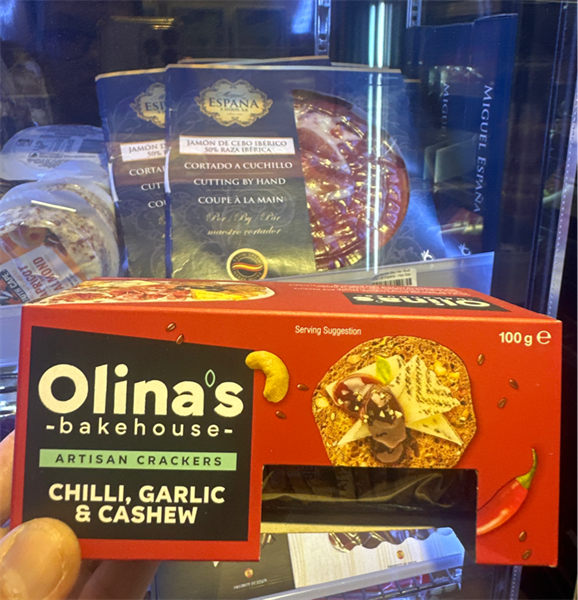 Bánh Quy Giòn Olinas Vị Chilli, Garlic & Cashew Úc 100g