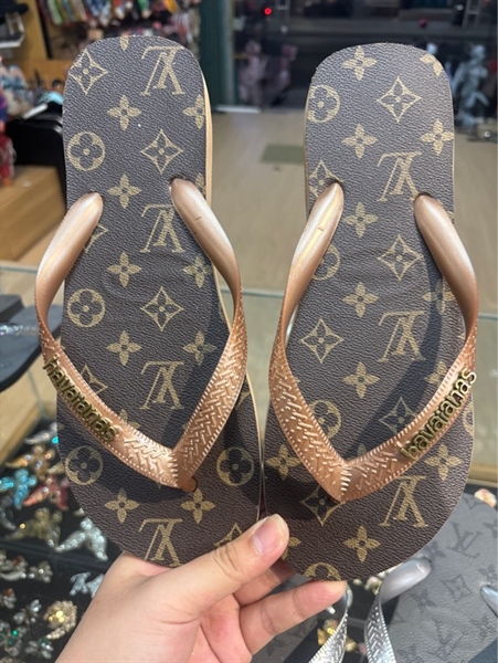 Nam socola ép đế LV tag sắt