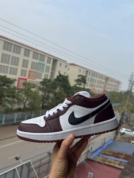 Nike Air Jordan 1 Low SE Dark Pony | Mận Đỏ