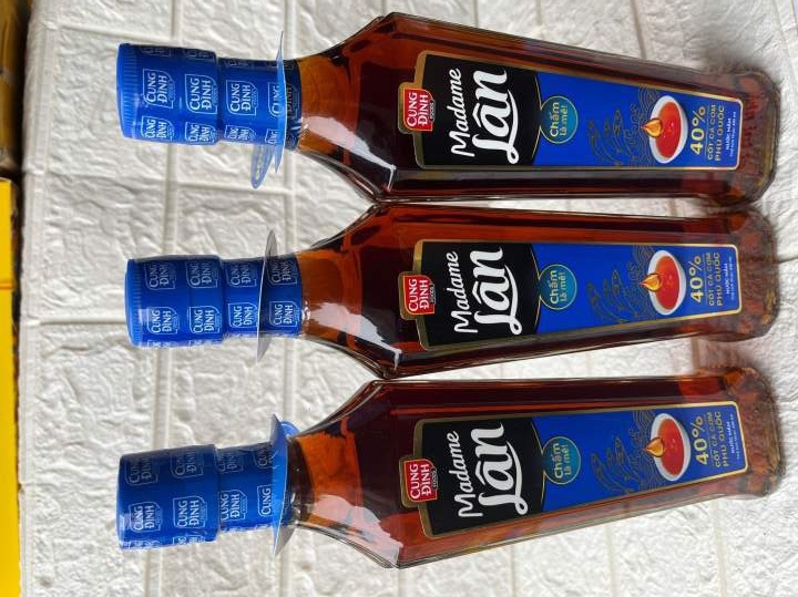 Nước mắm Madame Lân 15 chai thủy tinh 410ml Việt Nam