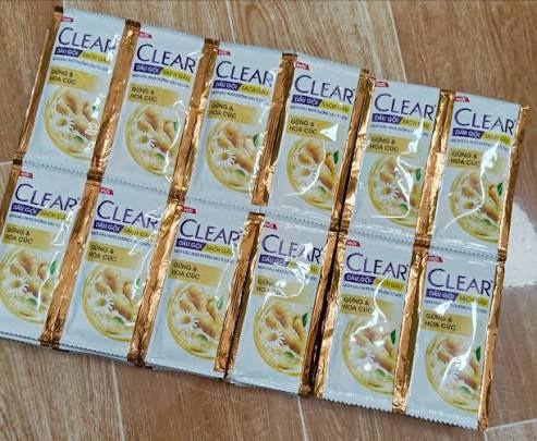 109CLEAR Dầu Gội Sạch Gàu Gừng Và Hoa Cúc 6gx10/66 dây
