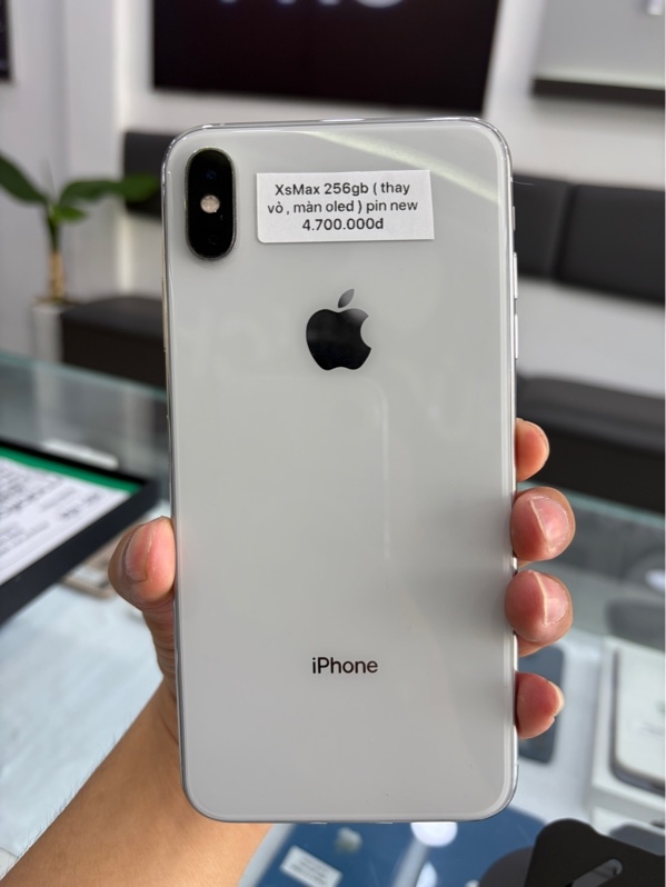 XsMax 256gb trắng 99% ( thay vỏ , màn oled , pin new )