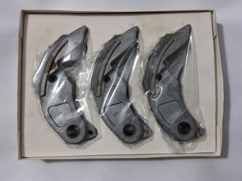 Côn văng (bố 3 càng) SH BRANDU