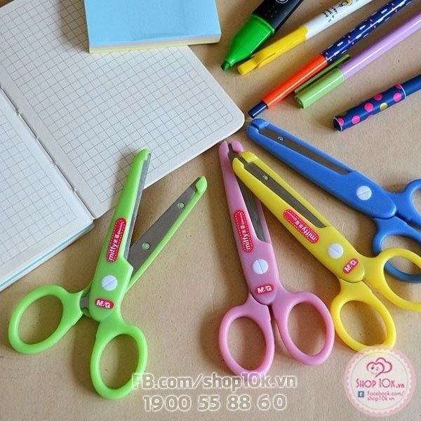 Kéo cắt giấy M&G FSS91302 MG