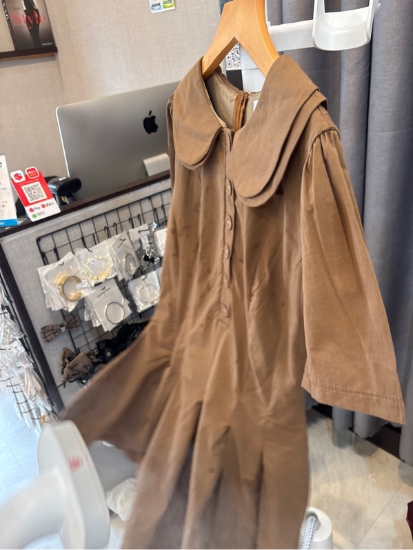 Váy thô cổ sen nâu diên bình
