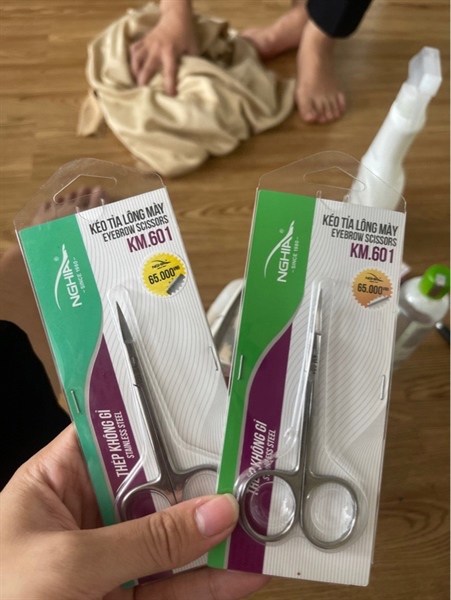 Kéo tỉa lông mày km.601
