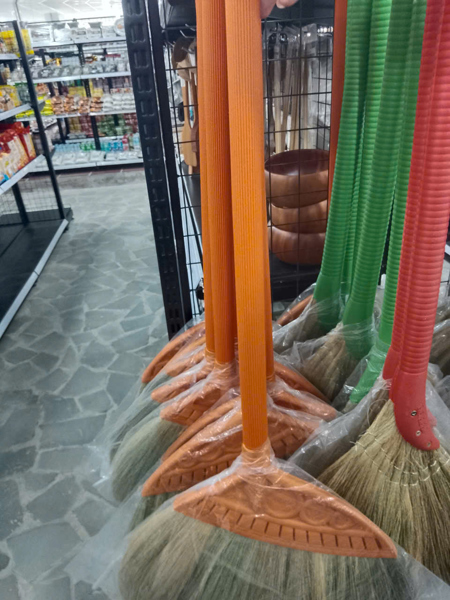Chổi quét nhà cao cấp.