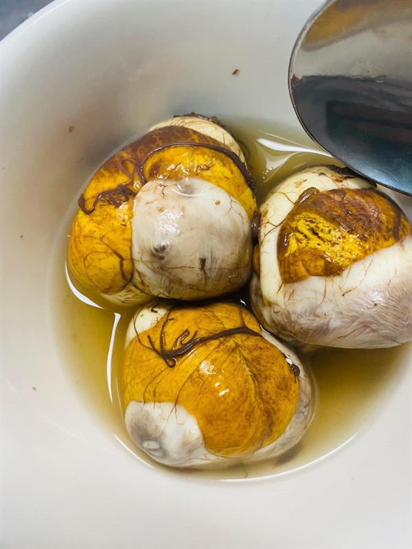 Trứng gà lộn