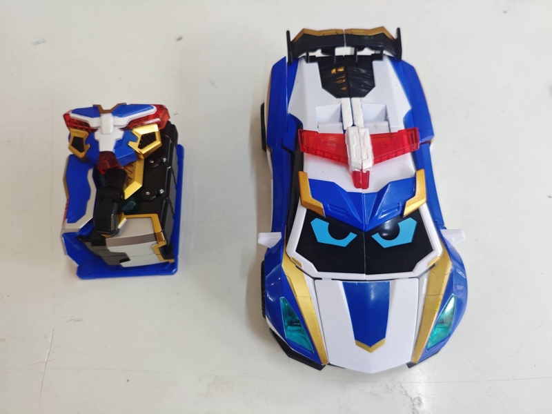 Mua bán (NOBOX SƠN LẠI, TRẦY XƯỚC) METAL CARDBOT BLUE COP S