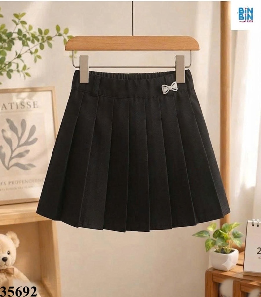 35692- CV xếp ly đen đính cườm