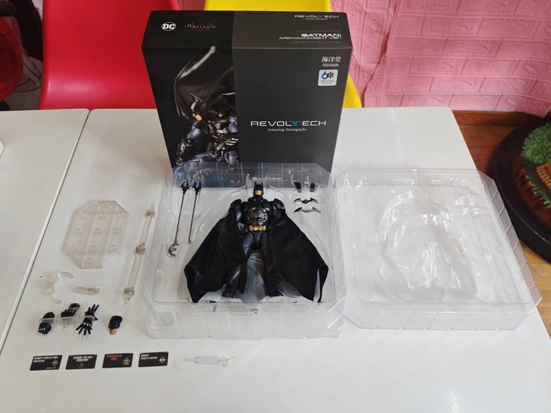 Mua bán (CÓ TÌNH TRẠNG) REVOLTECH BATMAN ARKHAM KNIGHT VER