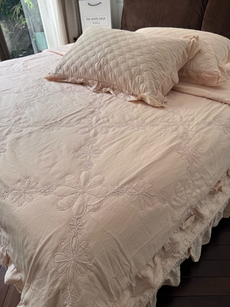 Bộ ga “Cẩm Dao Hồng”| Cotton mềm, chần thêu bông hoa to, chần trám - YLJ01.1