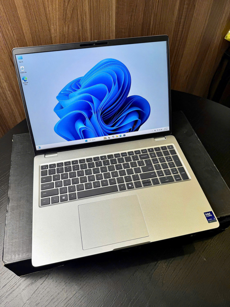 Dell Pro 16 Plus Ultra 7 265U | 32G | 512G | 16" | FHD+